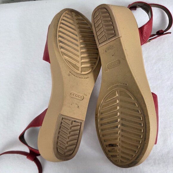 Crocs Leigh Ann Ankle Strap Leather Wedge Sandal Women Size 8 Garnet Red Comfort - Picture 10 of 10